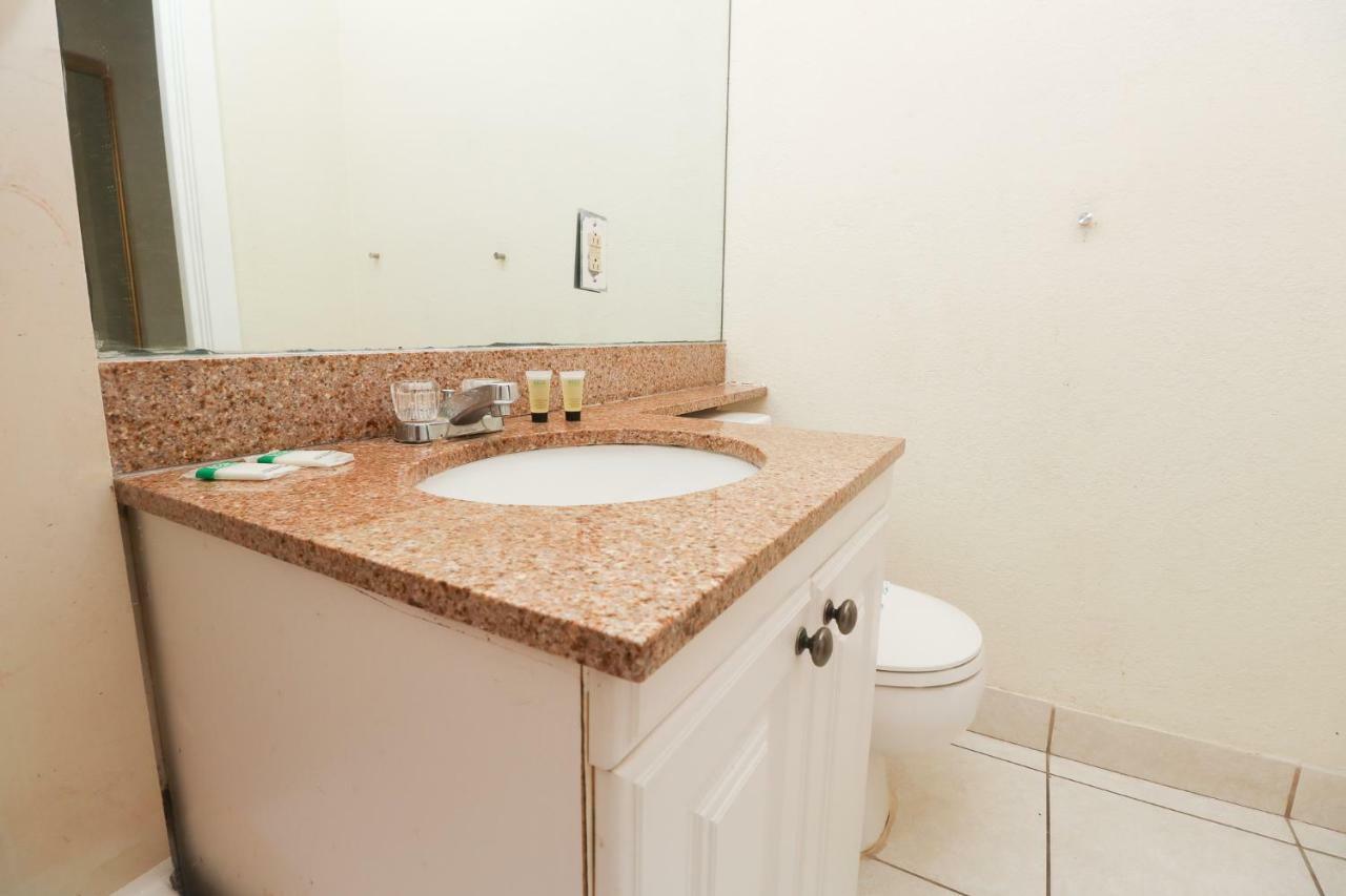 670 Partial Ocean View Hollywood Beach Dania Beach Bagian luar foto